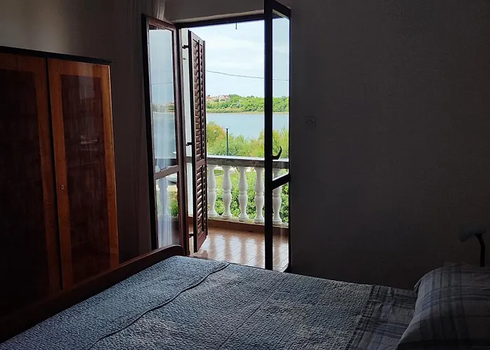 Apartment Buy Seaview Retro & Giovanni Nin