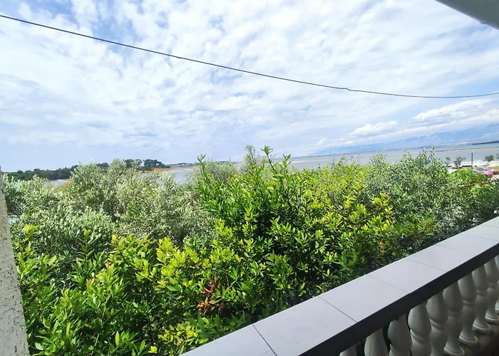 Buy Seaview Retro & Giovanni Apartment Nin