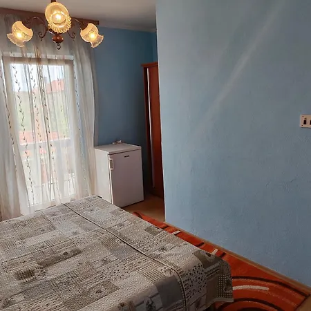 Buy Seaview Retro & Giovanni Apartment Nin