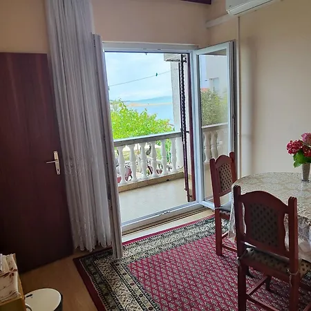Buy Seaview Retro & Giovanni Apartmán Nin