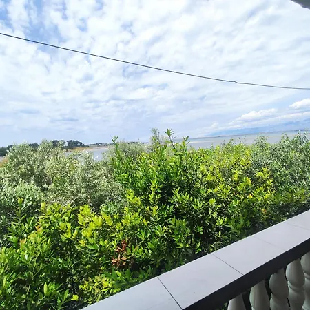 Buy Seaview Retro & Giovanni Apartmán Nin