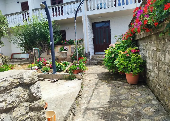 Buy Seaview Retro & Giovanni Apartamento